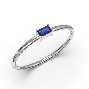 10K WHITE GOLD BAGUETTE CUT SAPPHIRE CZ RING